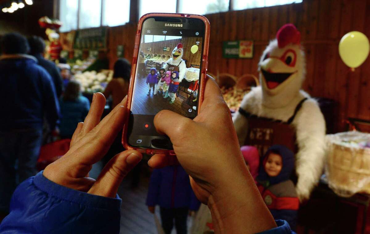 Stew Leonard’s hosts Easter Egg Hunt EggsTravaganza