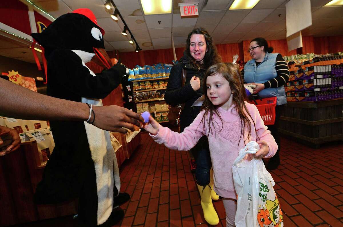 Stew Leonard’s hosts Easter Egg Hunt EggsTravaganza