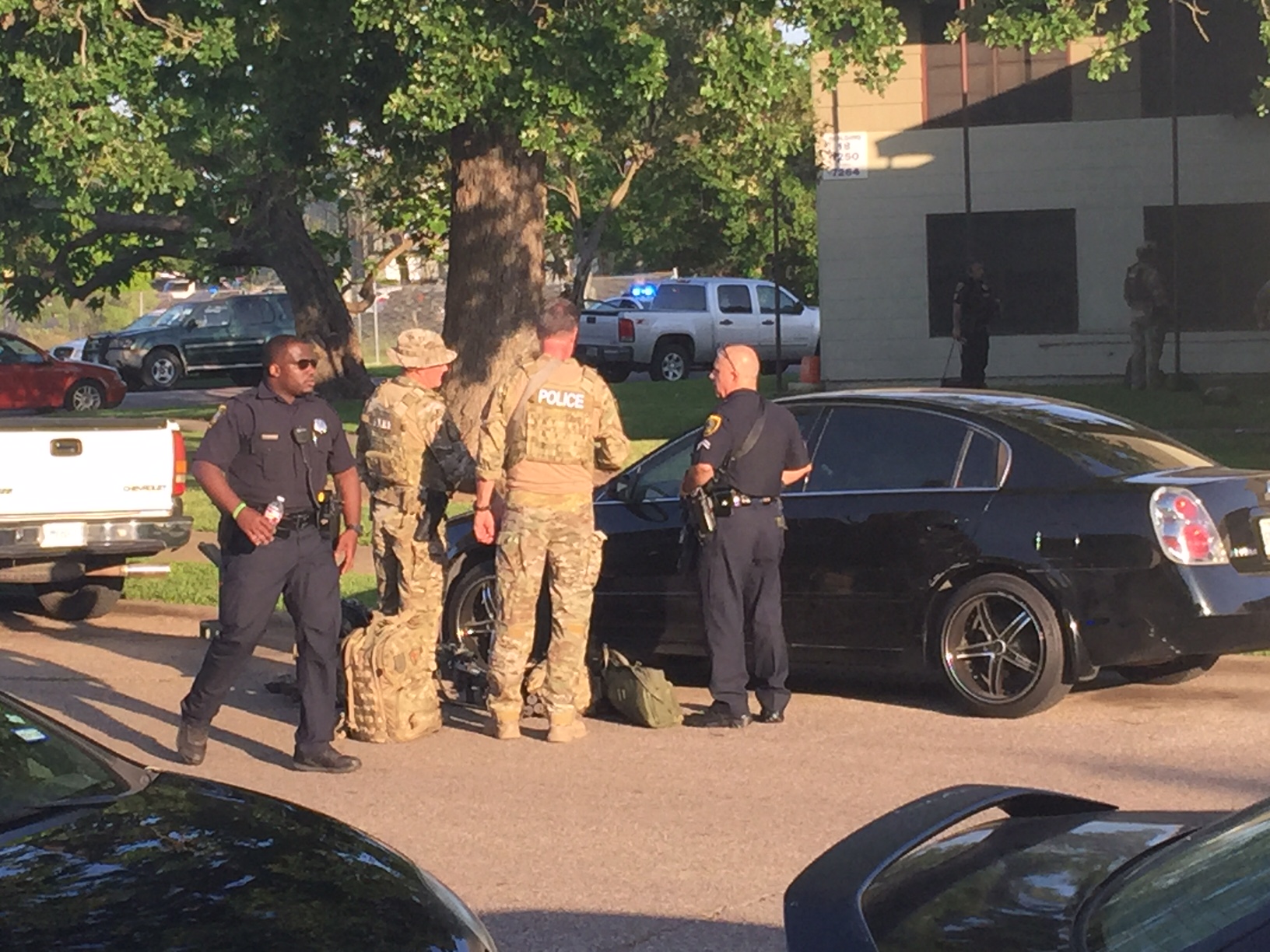SWAT scene ends with barricaded man in custody