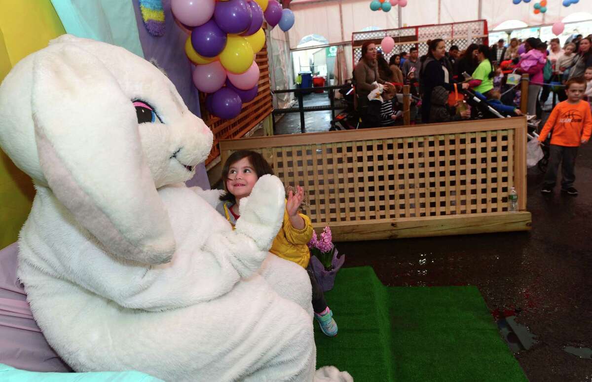 Stamford kids meet Easter Bunny at Stew Leonard’s EggsTravaganza