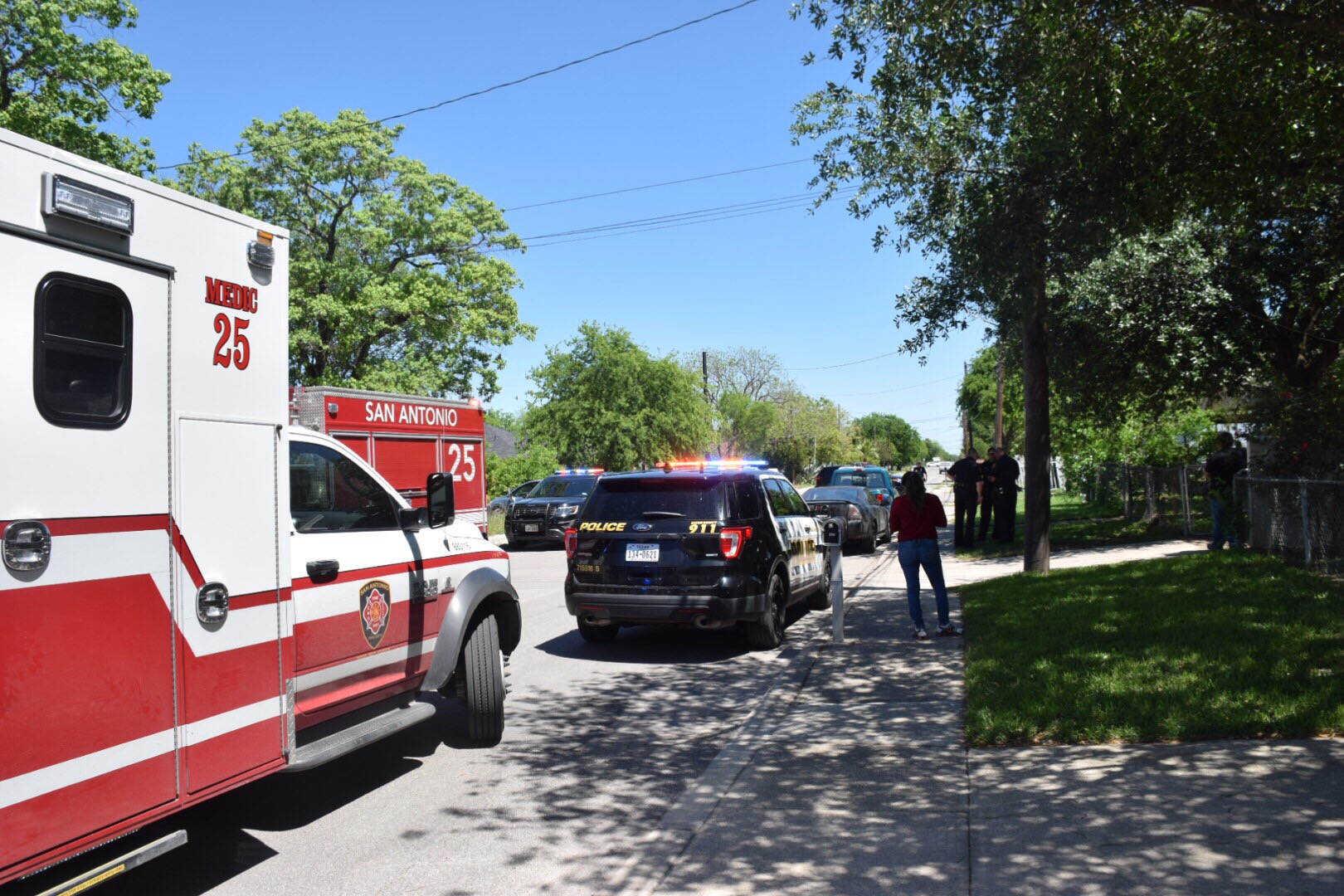 Police searching for gunman who shot neighbor's relative after argument ...