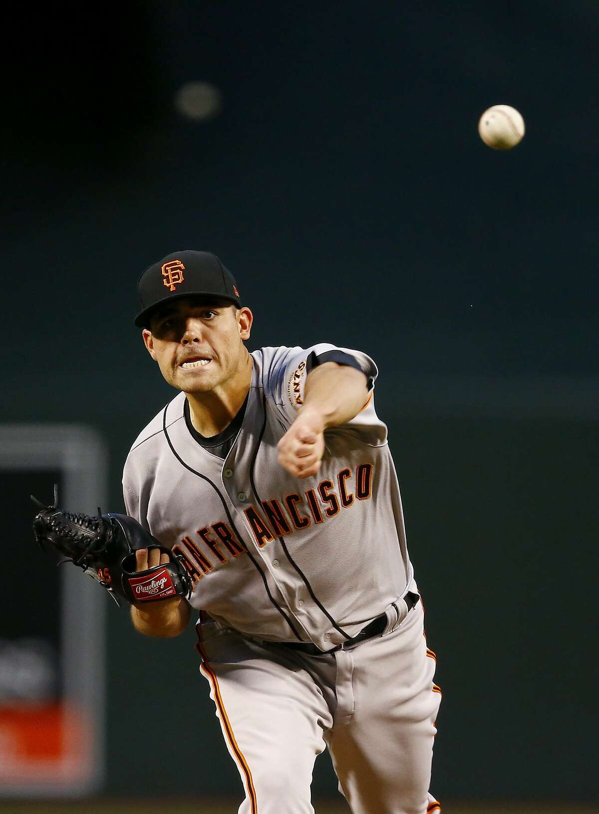 San Francisco Giants' Matt Moore warms up during the first inning of a baseball game against the Arizona Diamondbacks Wednesday, April 5, 2017, in Phoenix. (AP Photo/Ross D. Franklin)