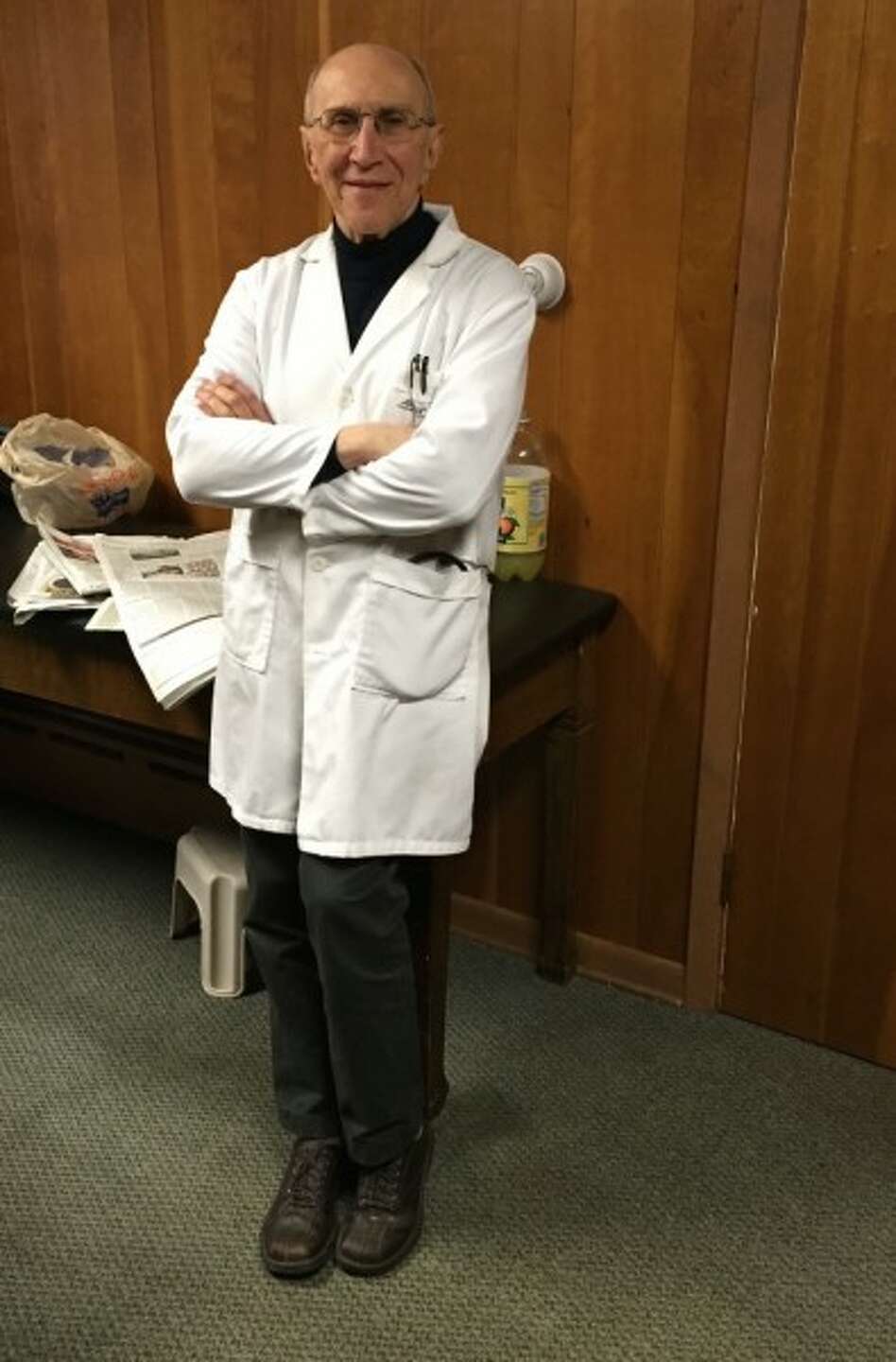 Albany doctor accused of signing another name to painkiller scripts