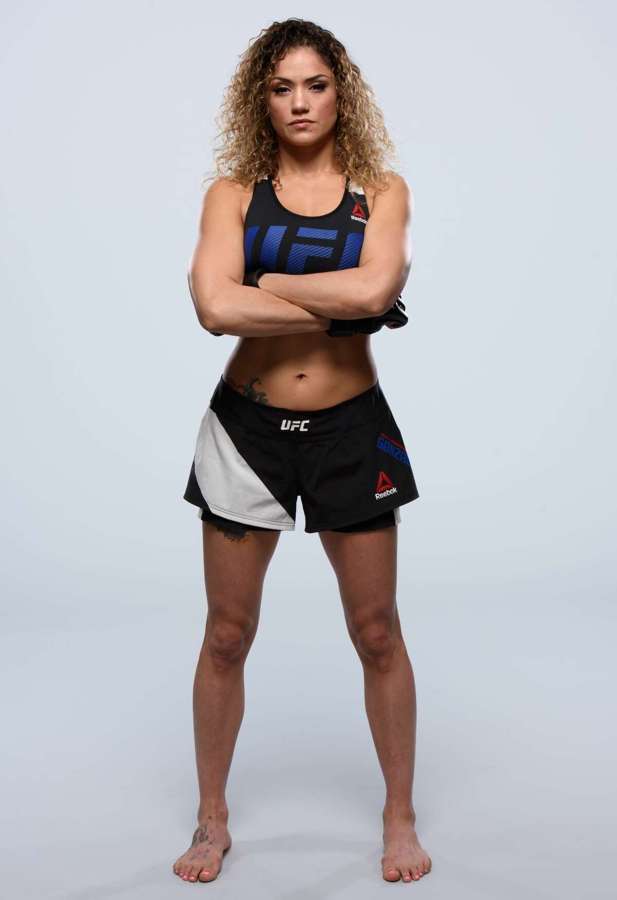 Ufc S Pearl Gonzalez Cleared To Fight Despite Breast Implants