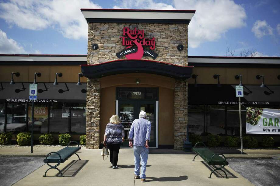 These big chain restaurants are expected to close stores across the
