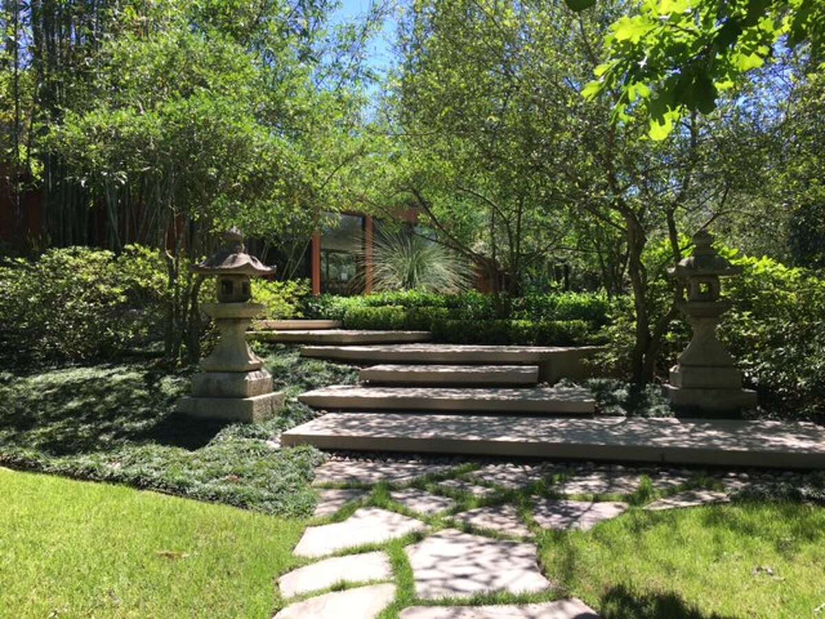 Homeowners want their landscapes to stand out on the block homeowners-want-their-landscapes-to-stand-out-on-the-block