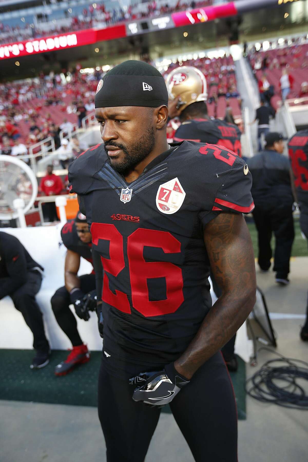 File:Tramaine Brock at 49ers training camp 2010-08-11 1.JPG