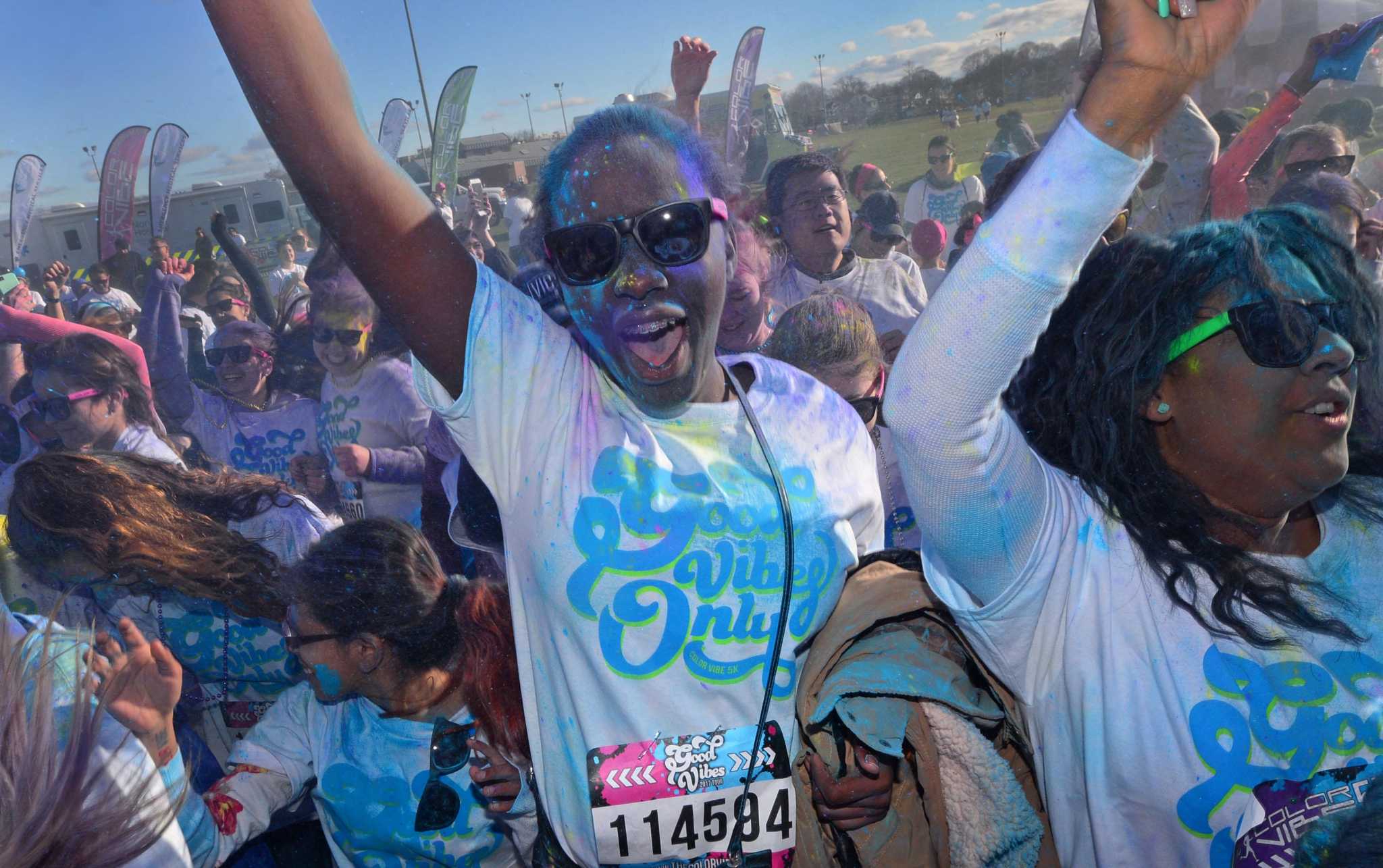 Color Vibe 5K draws hundreds to Veterans Park