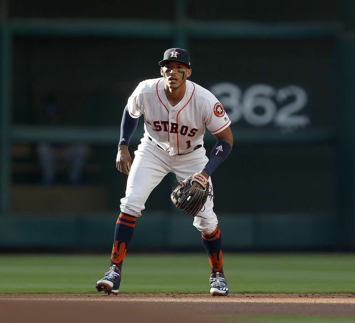 Houston Astros, SS Carlos Correa avoid arbitration with $11.7M deal,  according to reports - ESPN