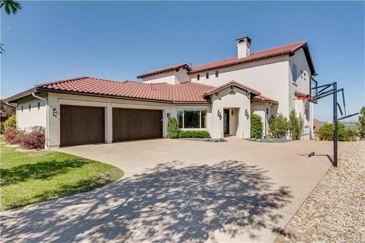 All-Star pitcher Jake Arrieta of the World Series champion Chicago Cubs has listed his Austin, Texas home for sale for $875,000.