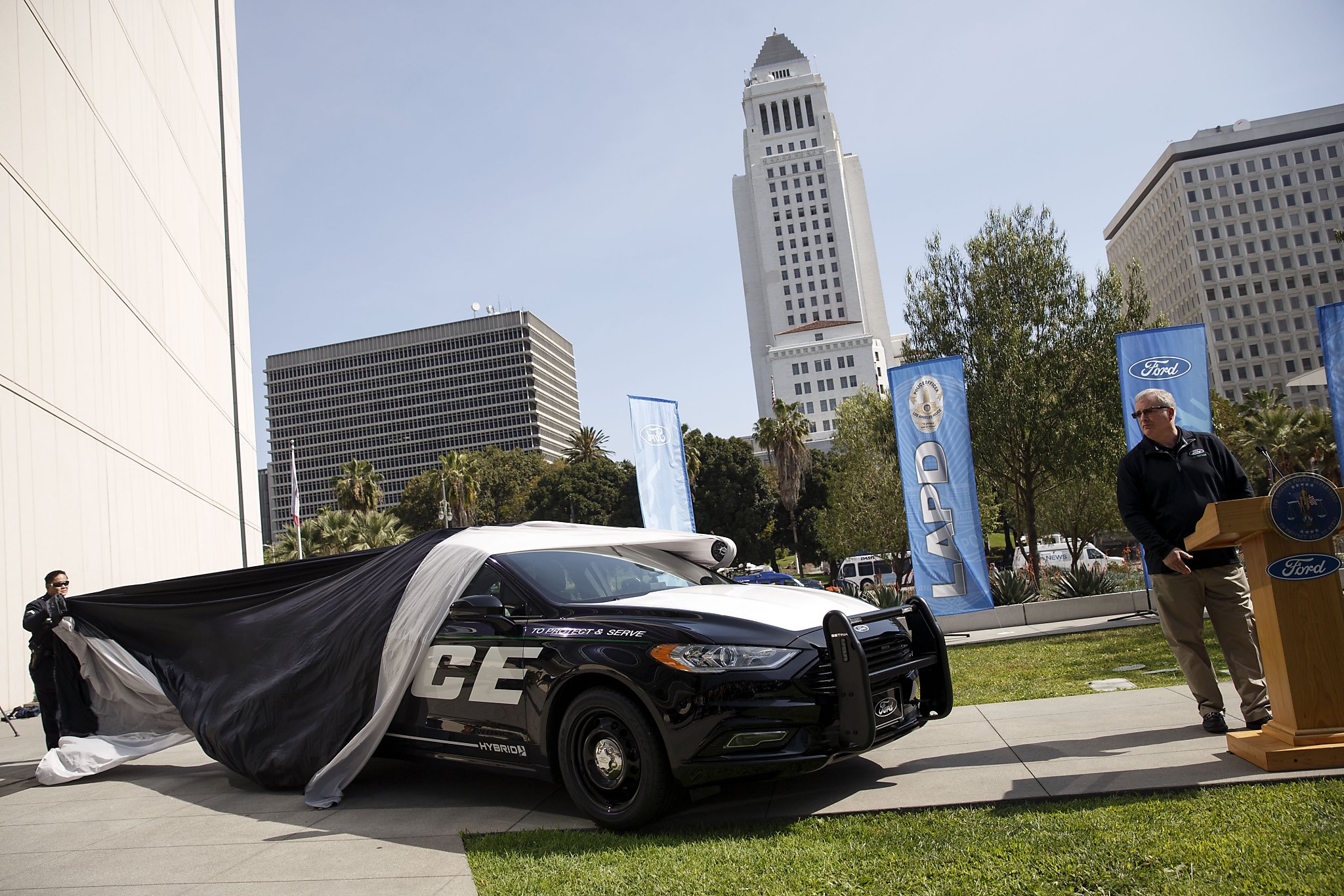 Ford reveals first chaseready hybrid police car, more
