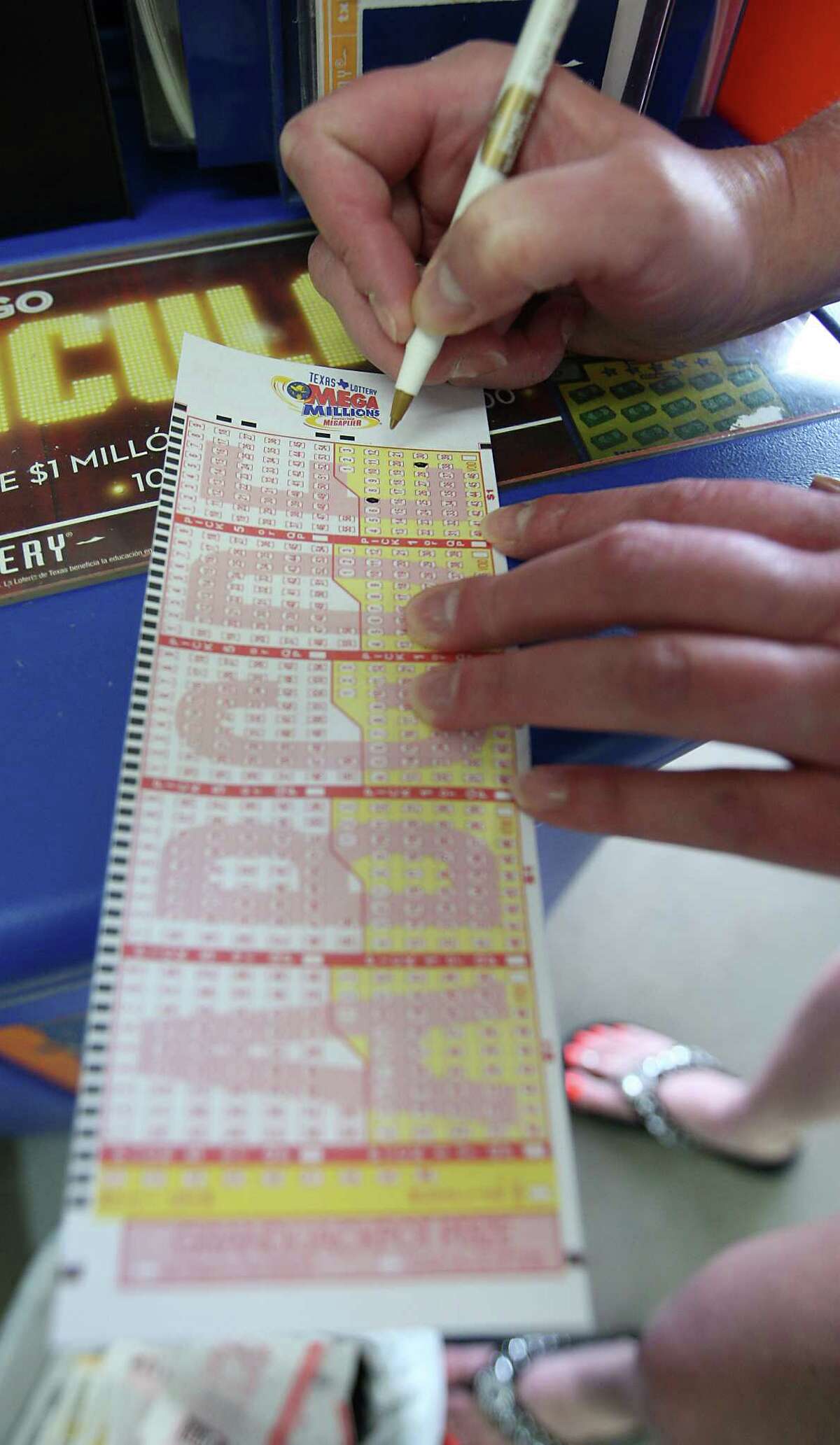 Lewisville resident wins $1 million in Texas Lottery scratch-off