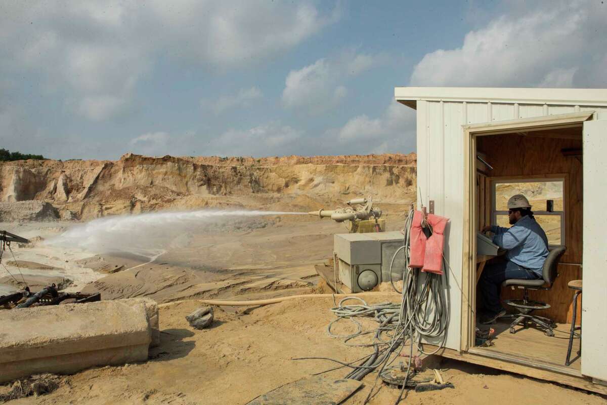 Fast growth of sand mining is 'real deal' after oil bust