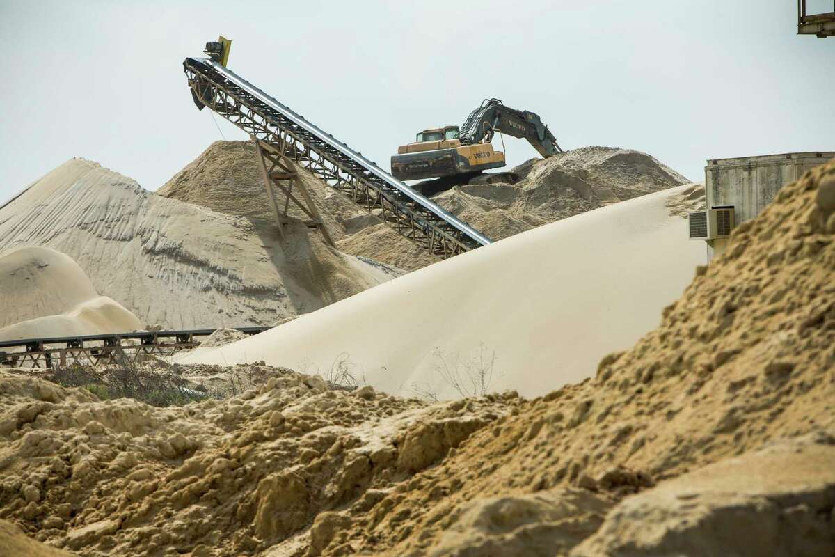 Fast growth of sand mining is 'real deal' after oil bust