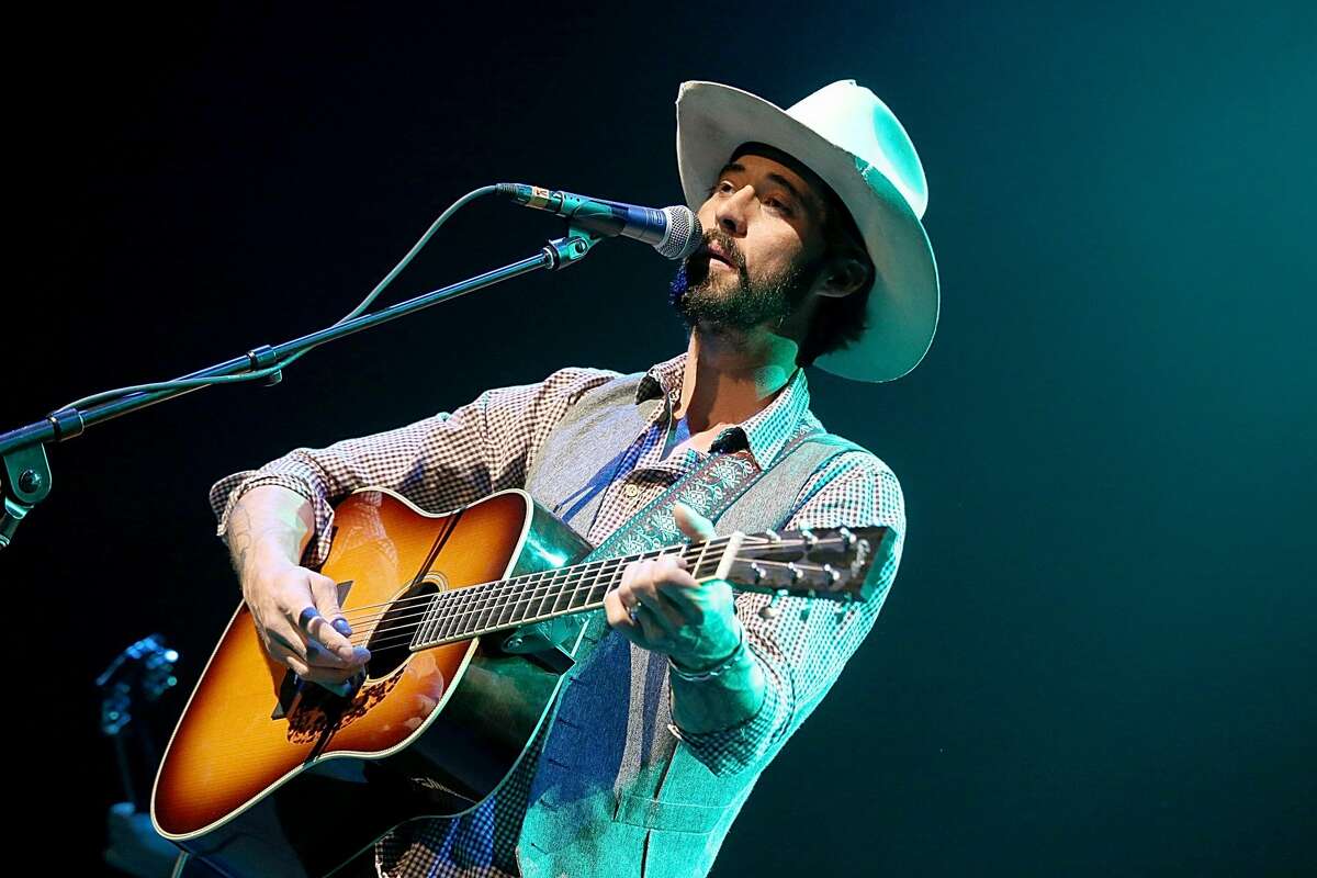 Ryan Bingham, country music artist Before Bingham was releasing critically acclaimed studio albums, he was growing up in Laredo. Bingham lived in Laredo briefly as a teenager before moving to Houston for high school.