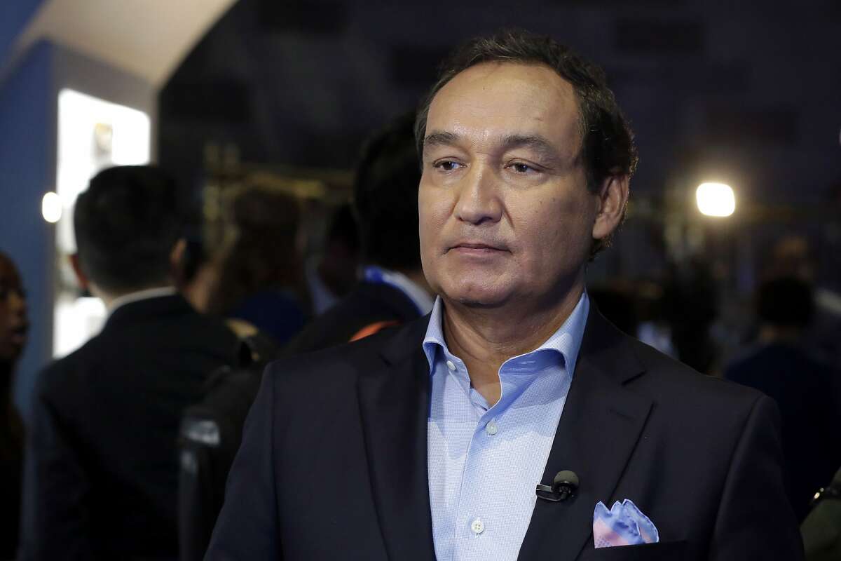 FILE - In this Thursday, June 2, 2016, file photo, United Airlines CEO Oscar Munoz waits to be interviewed, in New York, during a presentation of the carrier's new Polaris service, a new business class product that will become available on trans-Atlantic flights. Munoz said in a note to employees Tuesday, April 11, 2017, that he continues to be disturbed by the incident Sunday night in Chicago, where a passenger was forcibly removed from a United Express flight. Munoz said he was committed to �fix what�s broken so this never happens again.� (AP Photo/Richard Drew, File)