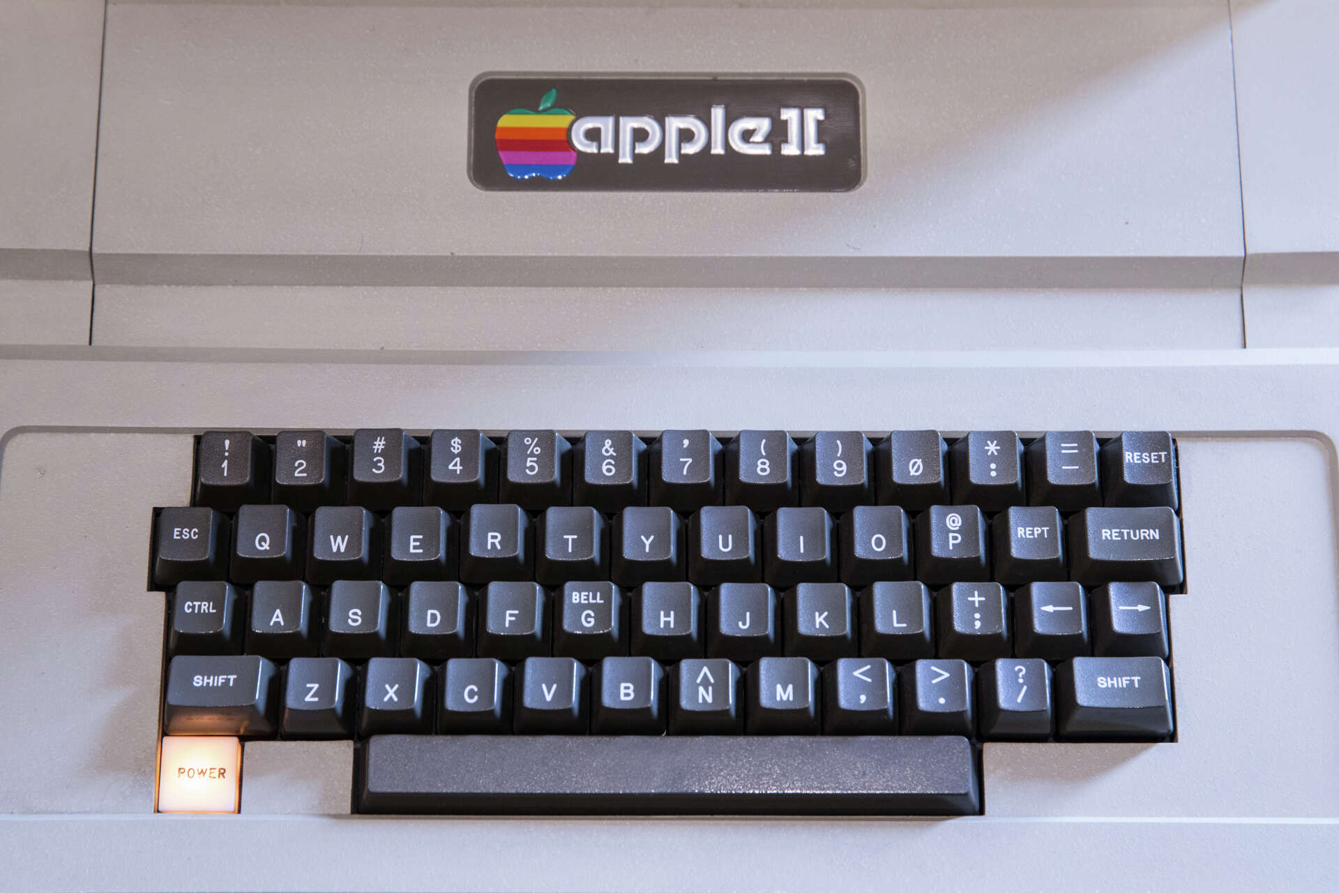 コンピュータ・IT ApplePacificMarketDevelopmentProduction Rare Apple I exhibit in the heart of Microsoft country