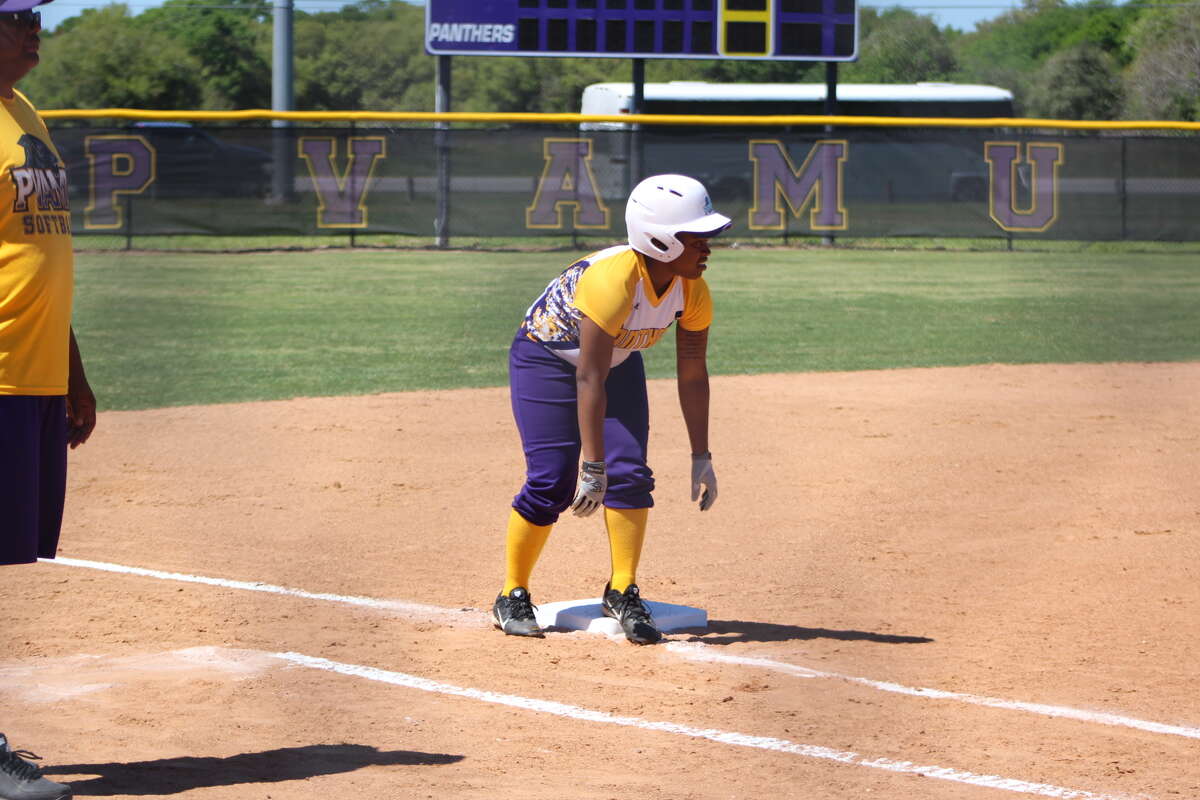 Prairie View Softball Team Emerges As Swac Contender