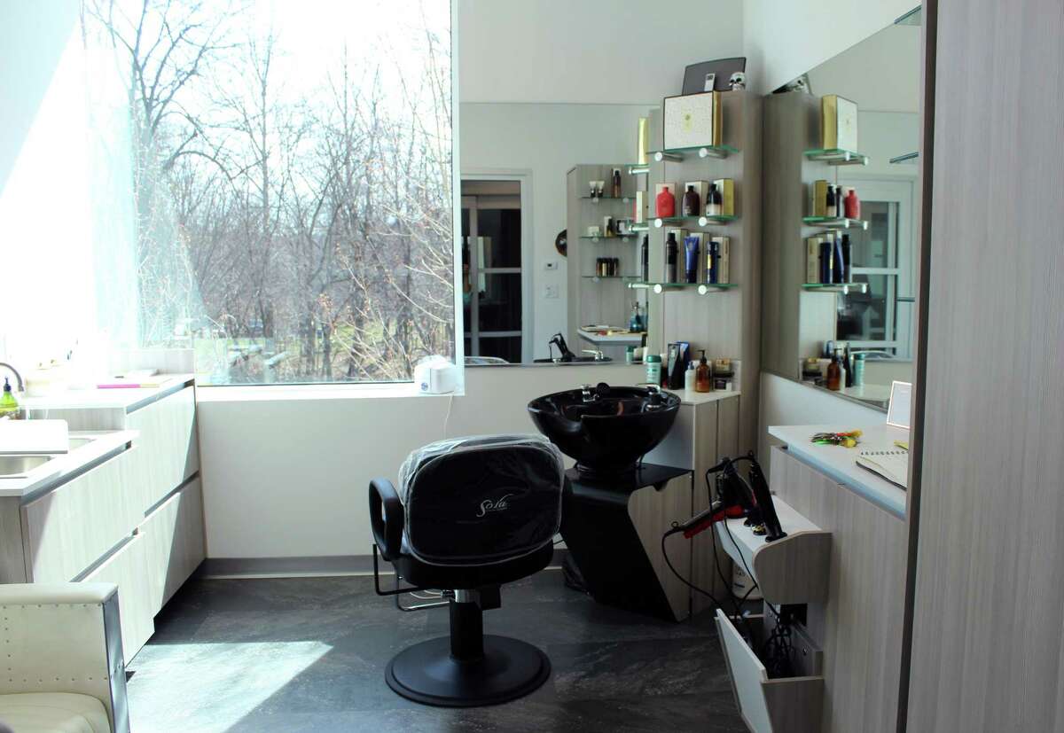 Westport couple opens Sola Salons in Wilton
