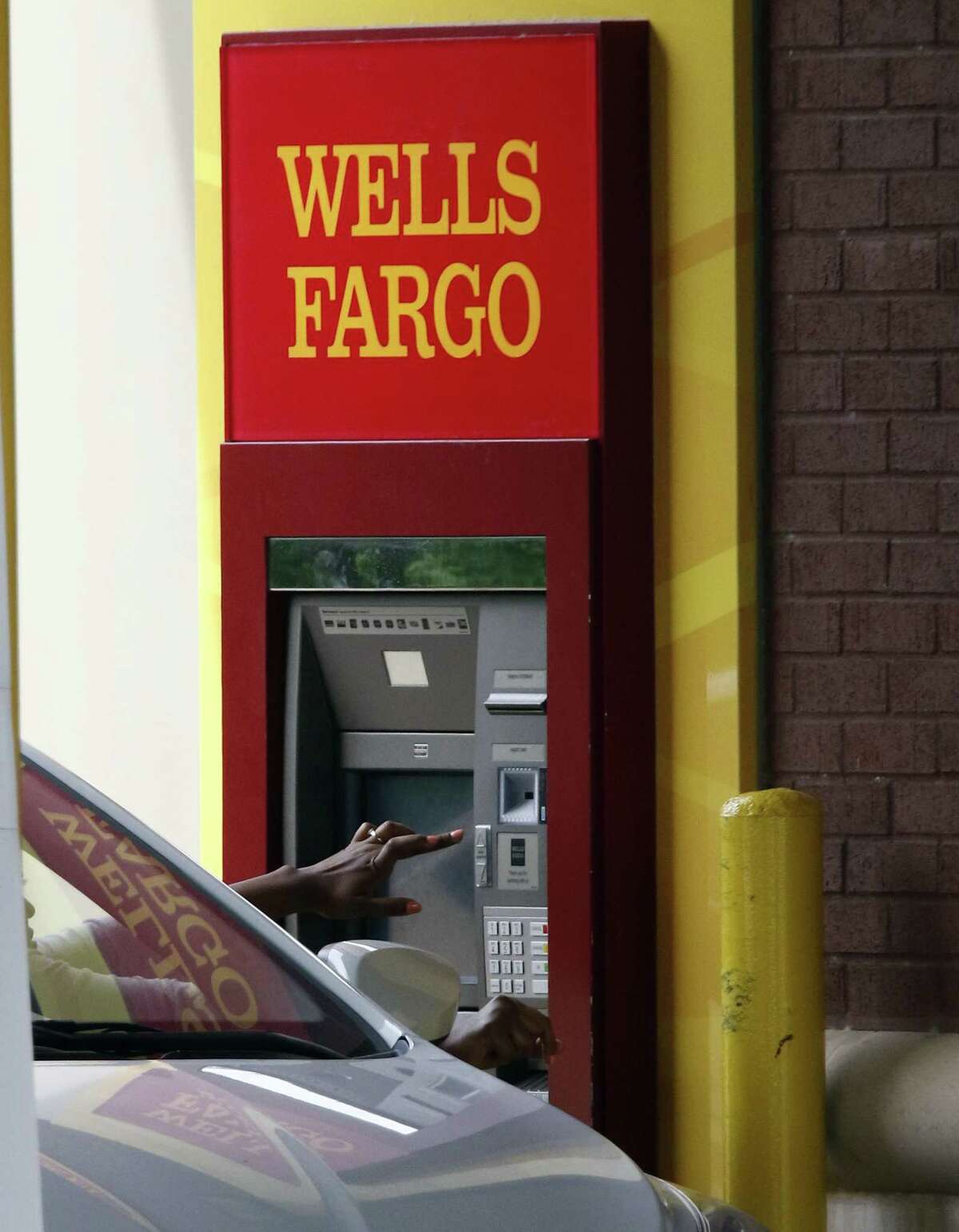 wells-fargo-cfo-says-scandal-costs-will-be-higher-than-projected