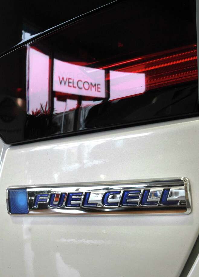 Hydrogen Fuel Cell Cars Creep Up Slowly On Electrics The Fuel Cell Logo On Rear Of Vehicle First Its Kind