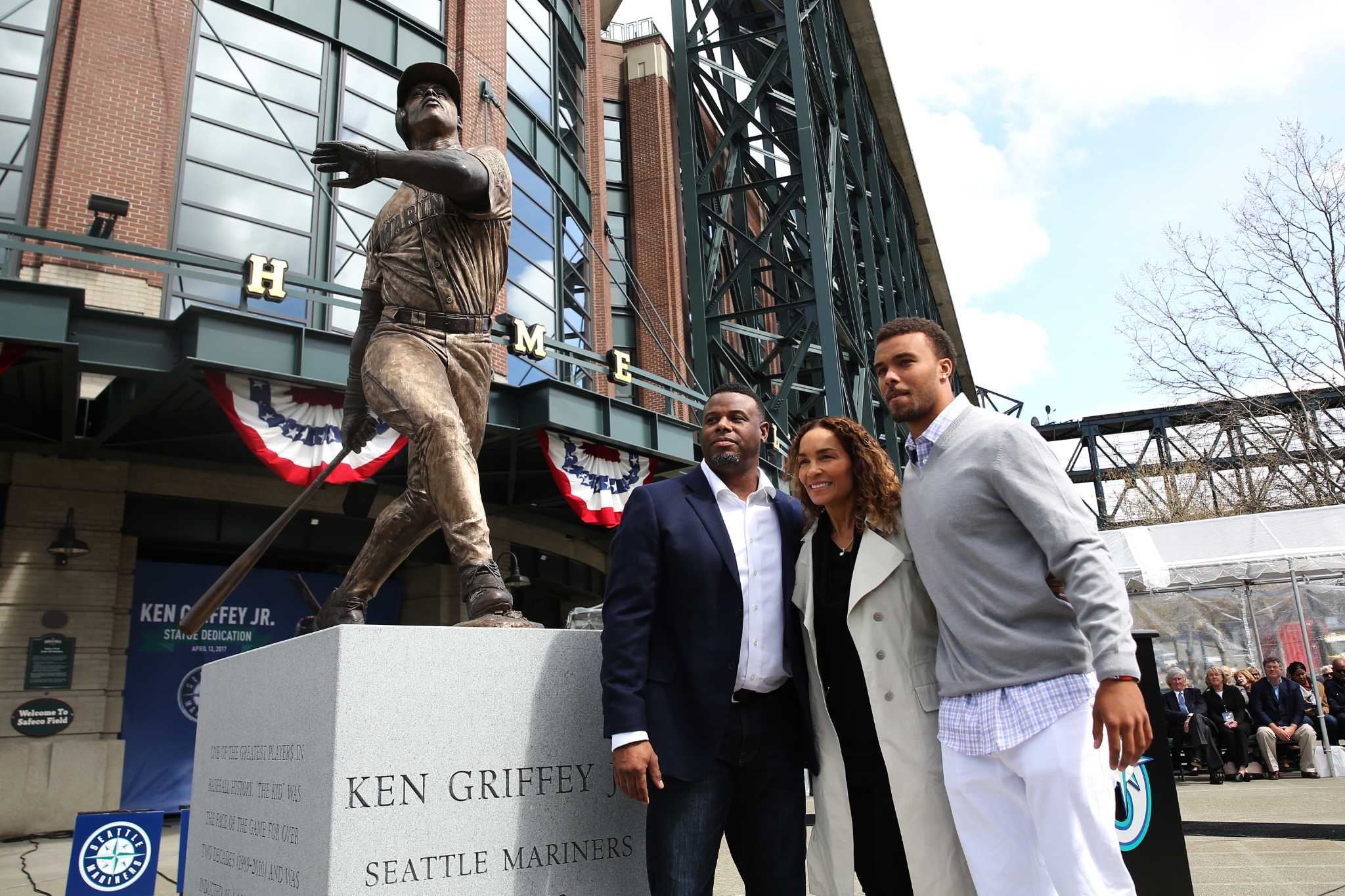 Seattle Mariners Unveil Ken Griffey Jr. Statue Outside Safeco Field, News,  Scores, Highlights, Stats, and Rumors