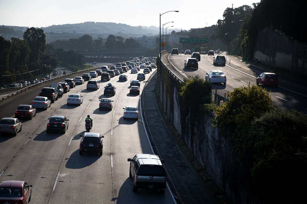 Morning traffic heading towards the Bay Bridge begins to pile at Interstate 101 on Thursday, March 30, 2017 in San Francisco, Calif.