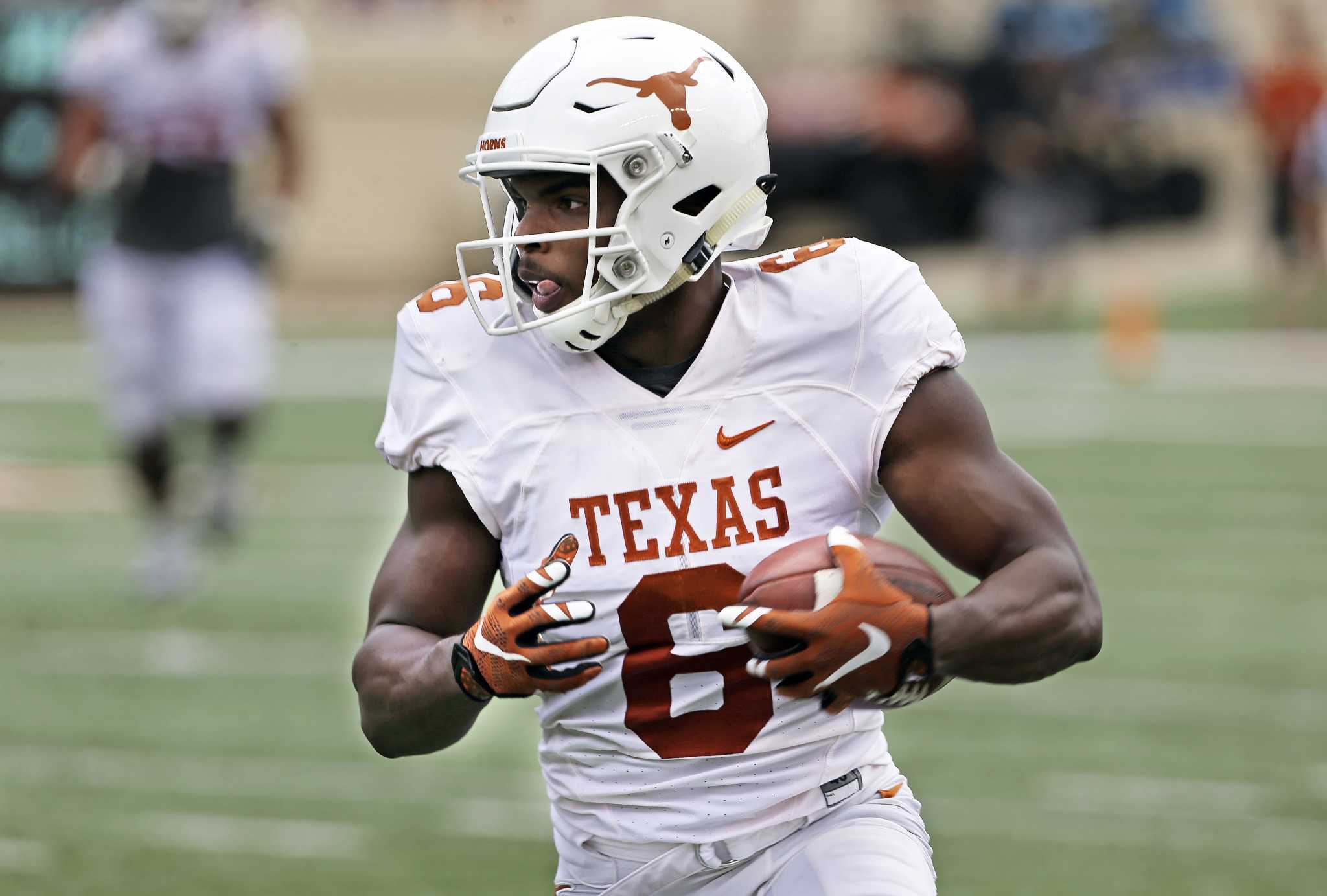 Texas WR Collin Johnson supports Shane Buechele's 'great' decision to go to  SMU, expects big things from ex-teammate