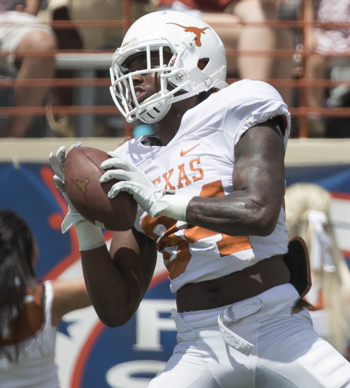 Chele shocked: Shane Buechele shines in Texas spring game