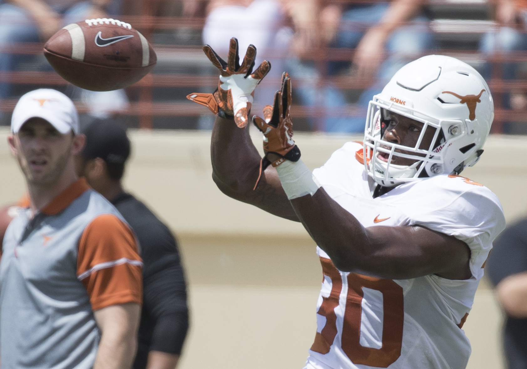 Chele shocked: Shane Buechele shines in Texas spring game