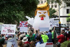 Hundreds at Houston rally demand Trump release tax return