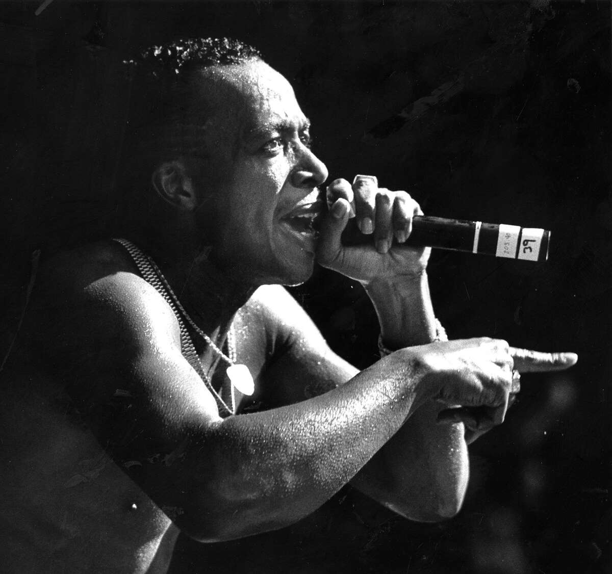 Can't touch this rapper MC Hammer kicks off first tour since 1991