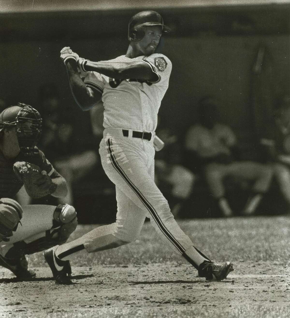 San Francisco Giants left fielder Todd Linden catches a fly ball