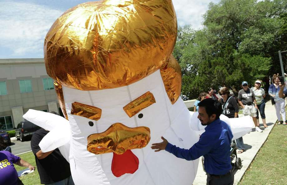 Plans Underway To Float Inflatable Trump Chicken Across San Francisco