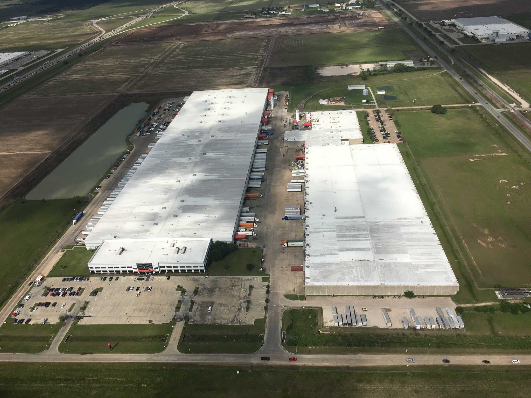 Construction of large warehouses continues to surge in Houston