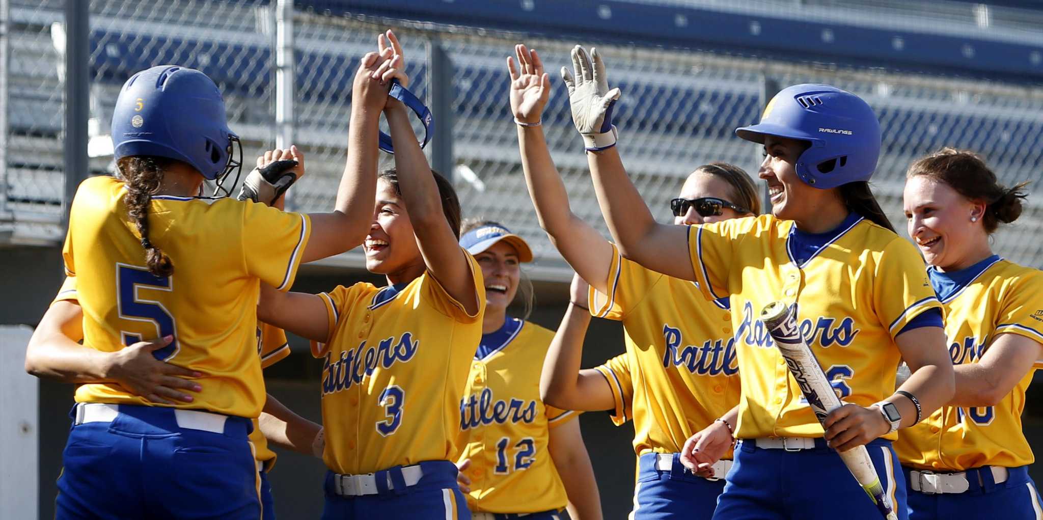 St. Mary’s softball benefits from ‘home’ field advantage San Antonio ExpressNews