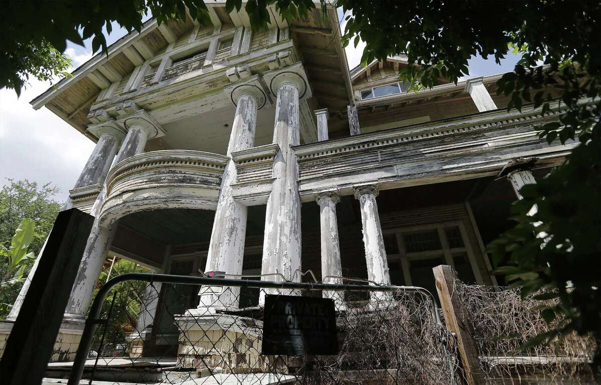 Crumbling Monte Vista home to be poster child for historic restoration