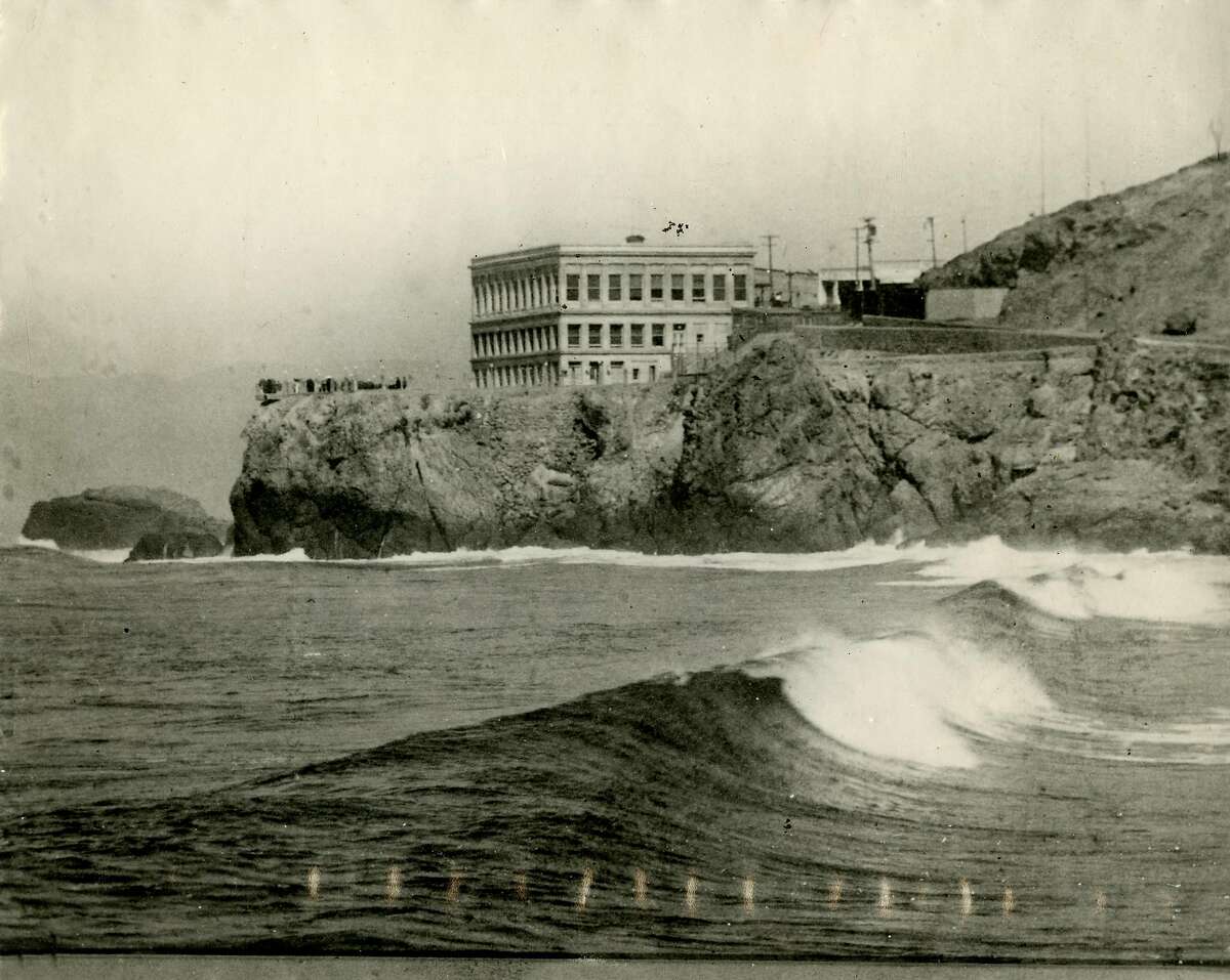 A look at the time San Francisco's Cliff House was nearly blown into ...