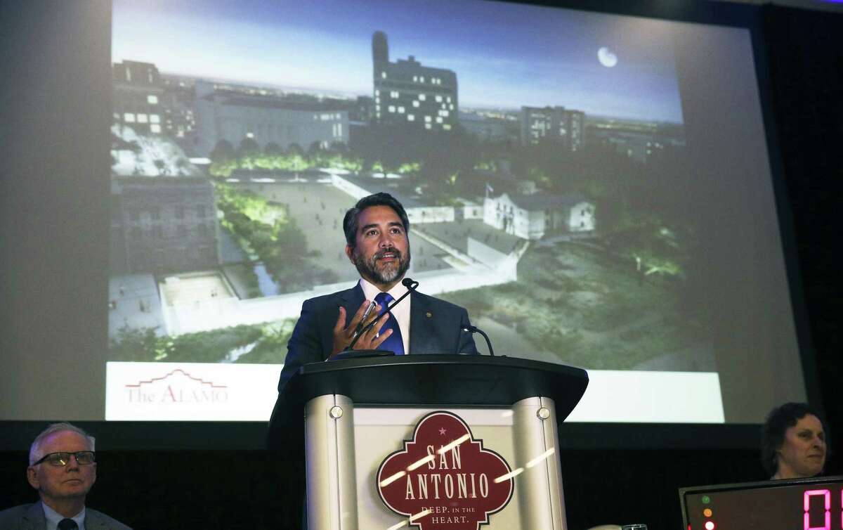City councilman Robert Trevino leads the discussion as proponents of the Alamo Endowment project hold a presentation, listen to comments and answer questions at the Convention Center on April 18, 2017.