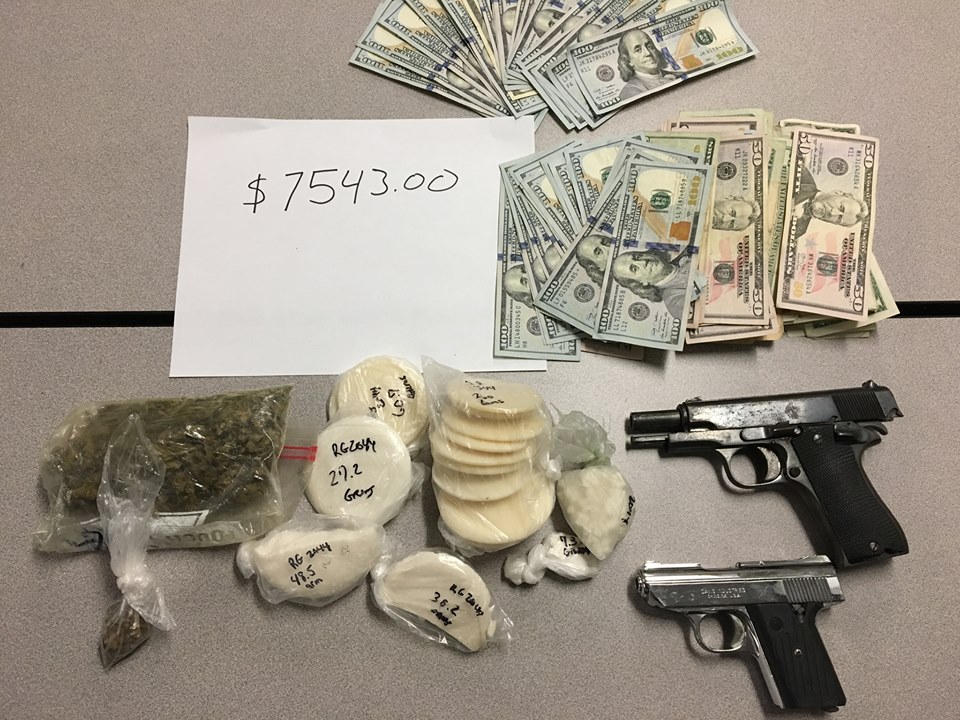 Guns gangs. Набор маленького drug Dealer. Guns seized from drug Dealers. Guns money drugs Art.