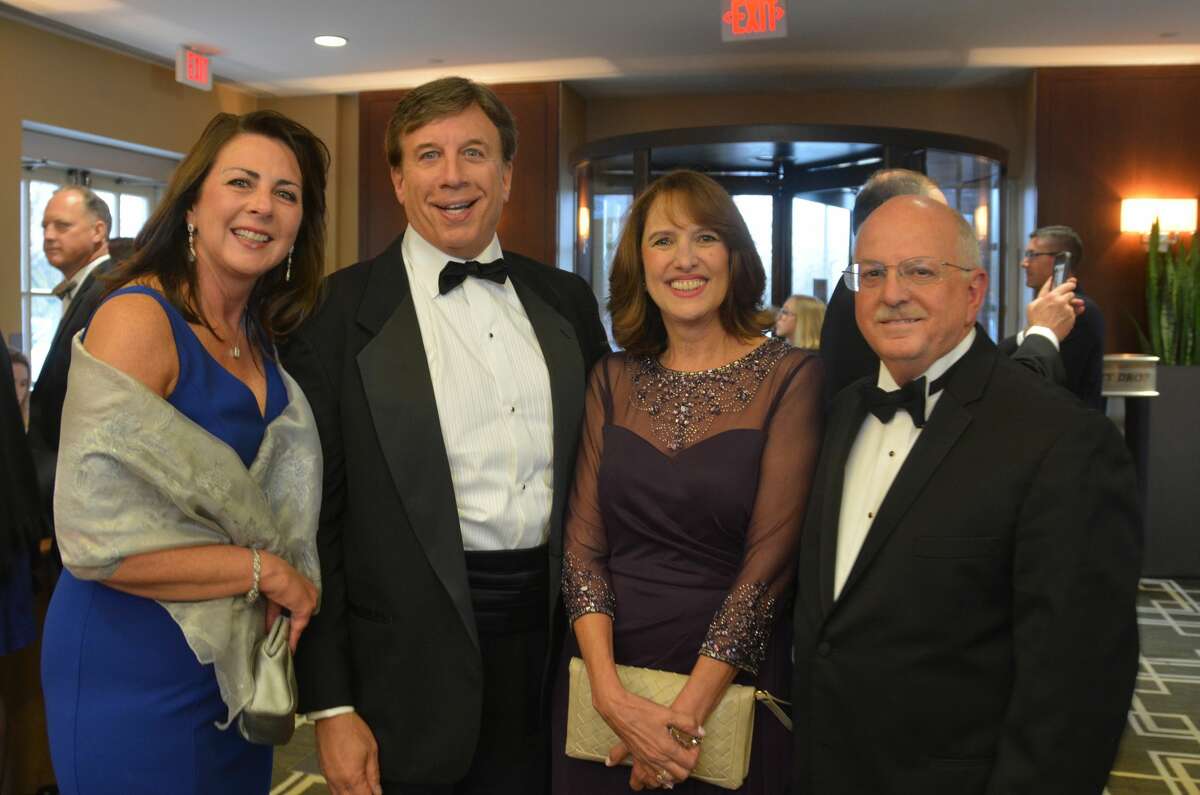 YWCA Greenwich held its annual Persimmon Ball on April 21, 2017. The Persimmon Ball is a black-tie dinner dance and auction that annually attracts 500 attendees. Bobby Valentine was this year’s auctioneer. Were you SEEN?