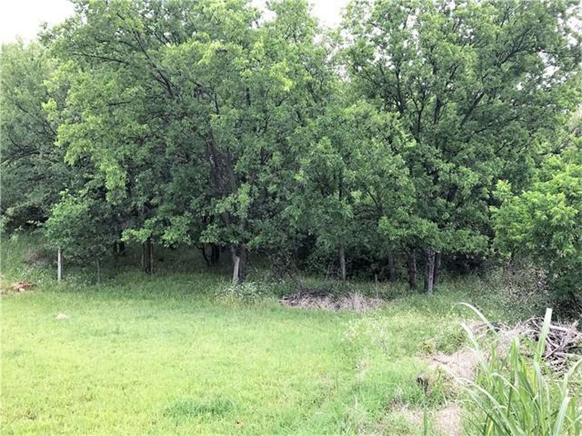 Price drops on haunted house for sale in Mineral Wells that comes with