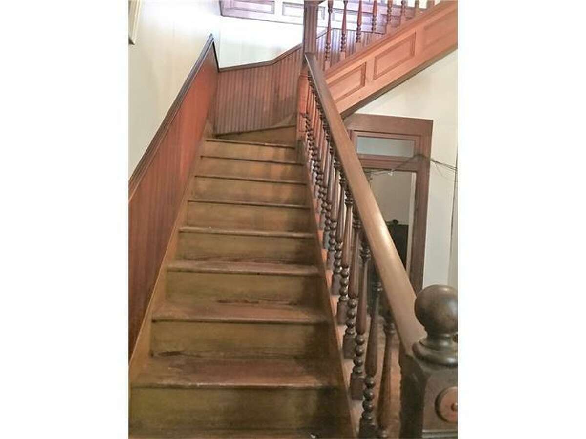 Price drops on haunted house for sale in Mineral Wells that comes with