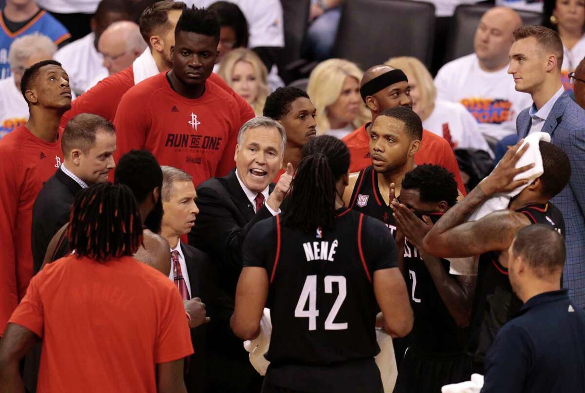 Houston Rockets head coach Mike D'Antoni huddles his team during a time out in the fourth quarter of Game 4 of the NBA Western Conference first-round playoff series against the Oklahoma City Thunder at Chesapeake Energy Arena on Sunday, April 23, 2017, in Oklahoma City. The Rockets beat the Thunder 113-109, to take a 3-1 lead in the best-of-seven series. ( Brett Coomer / Houston Chronicle )
