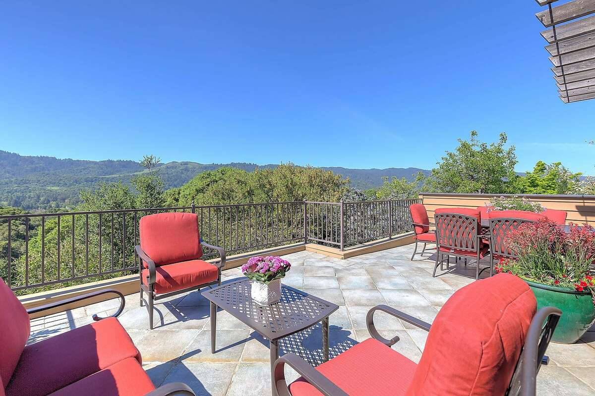 Walkthrough Picturesque Portola Valley estate