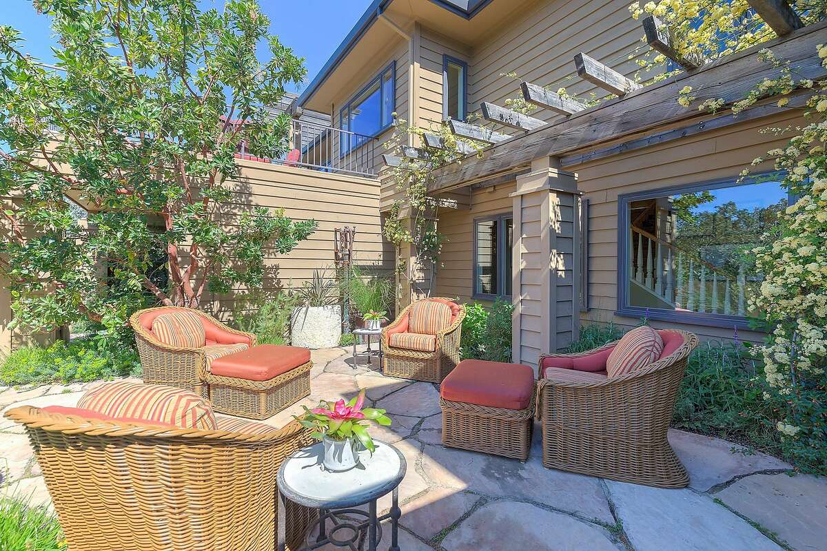 Walkthrough Picturesque Portola Valley estate