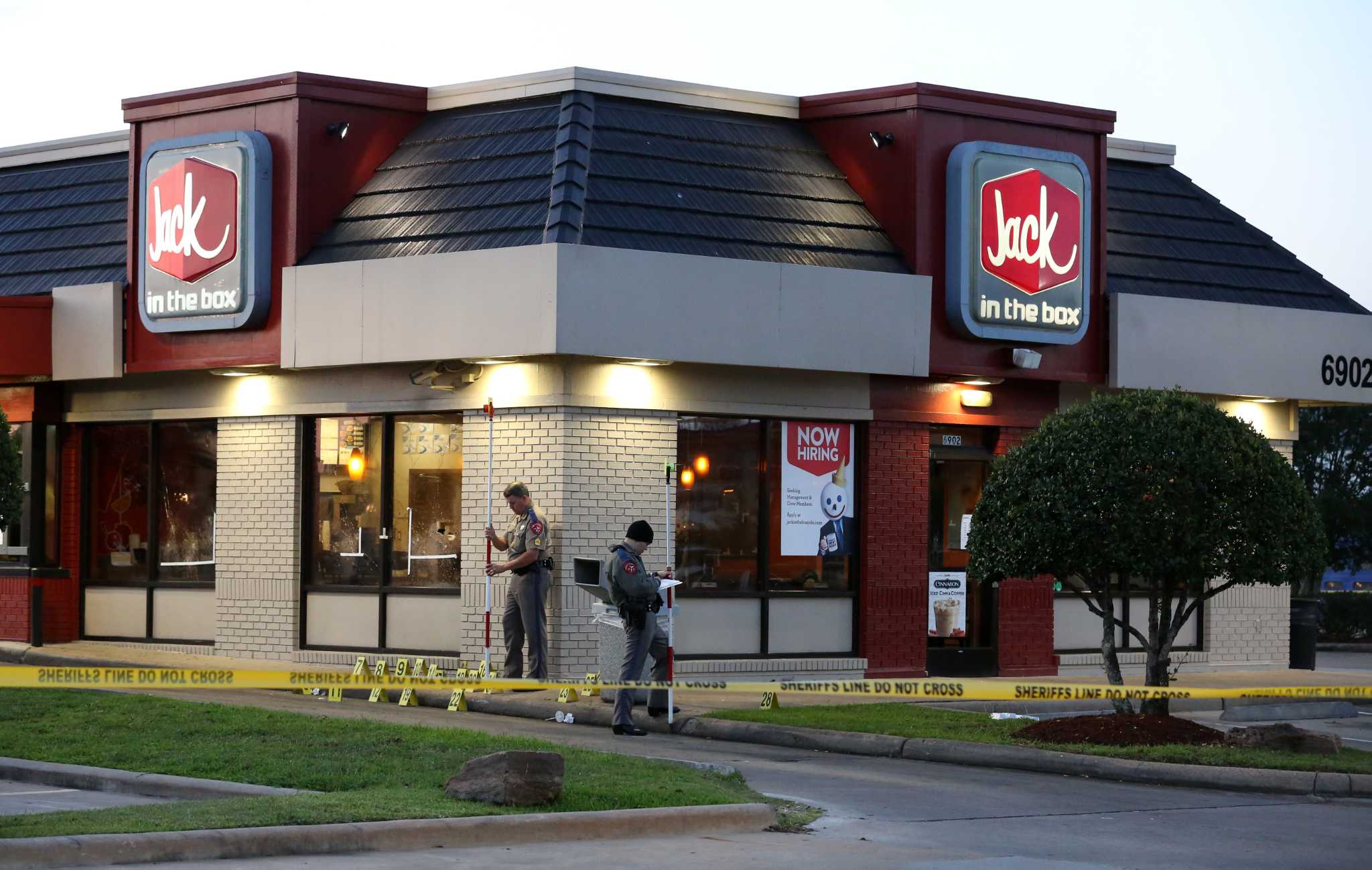 Restaurant shootout ends teens' robbery spree at fastfood restaurants