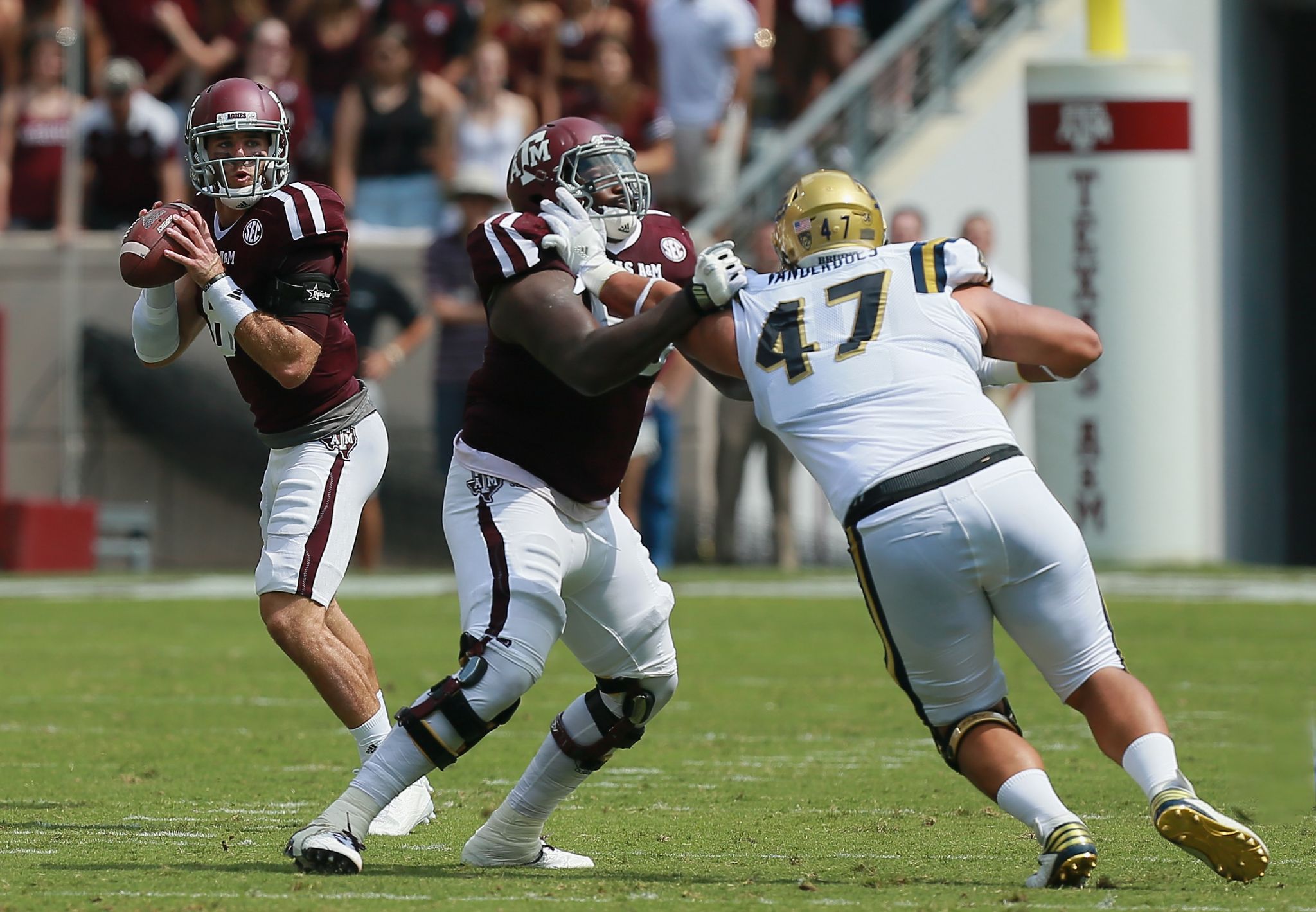 Texas A&M, DeSoto HS alum Von Miller guarantees his team will win