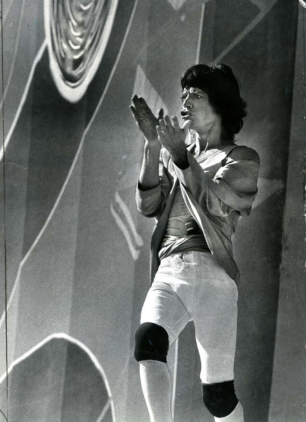 滚石乐队的米克·贾格尔，1981年10月16日，照片刊登于1981年10月19日，第42页