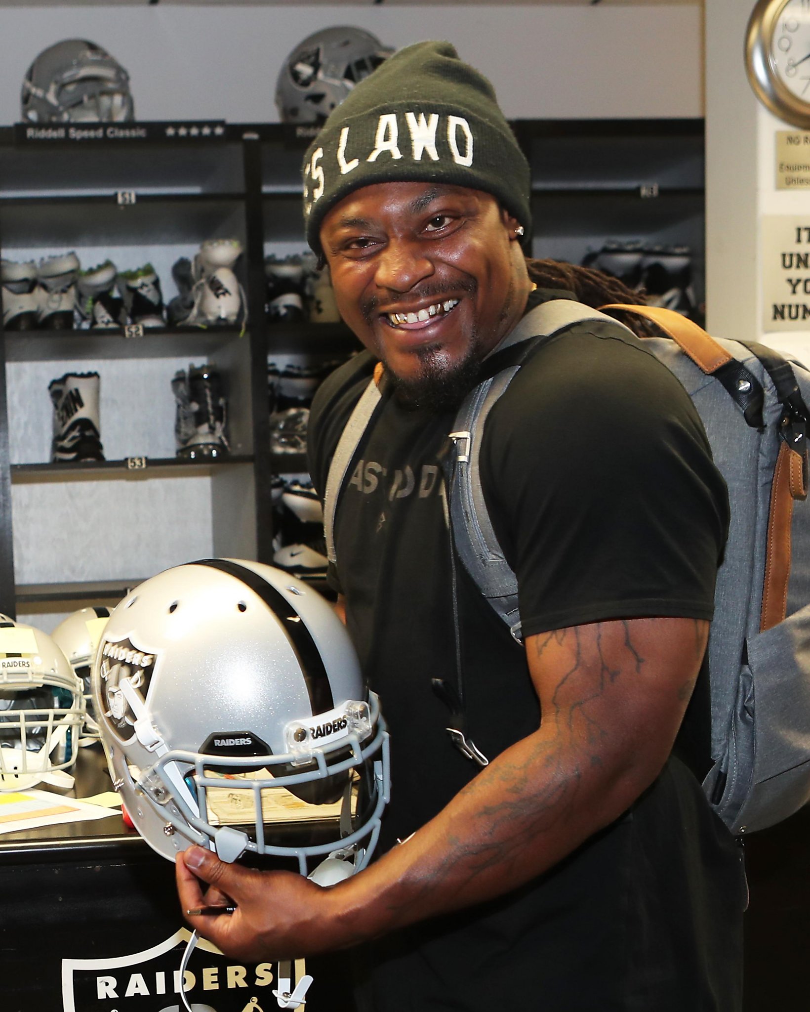 Marshawn Lynch ready to un-retire and play for the Raiders 